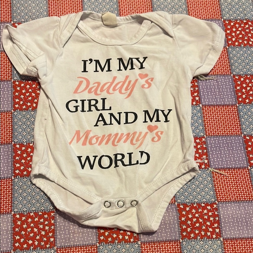 Baby Onesie - Daddy's Girl Mommy's World